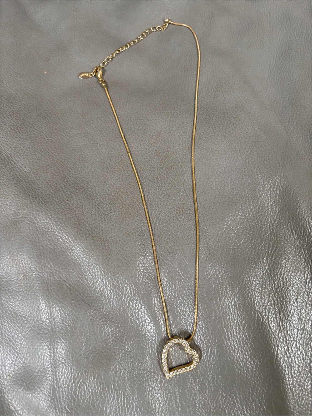 BMNY vintage gold tone chain necklace with crystals heart
